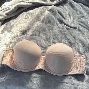 Torrid Lace Strapless Bra Size 40C